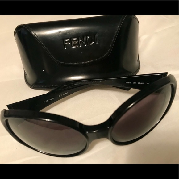 Fendi Sunglasses - Picture 4 of 4